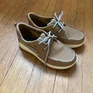 Boys size 1.5 Sperry shoes